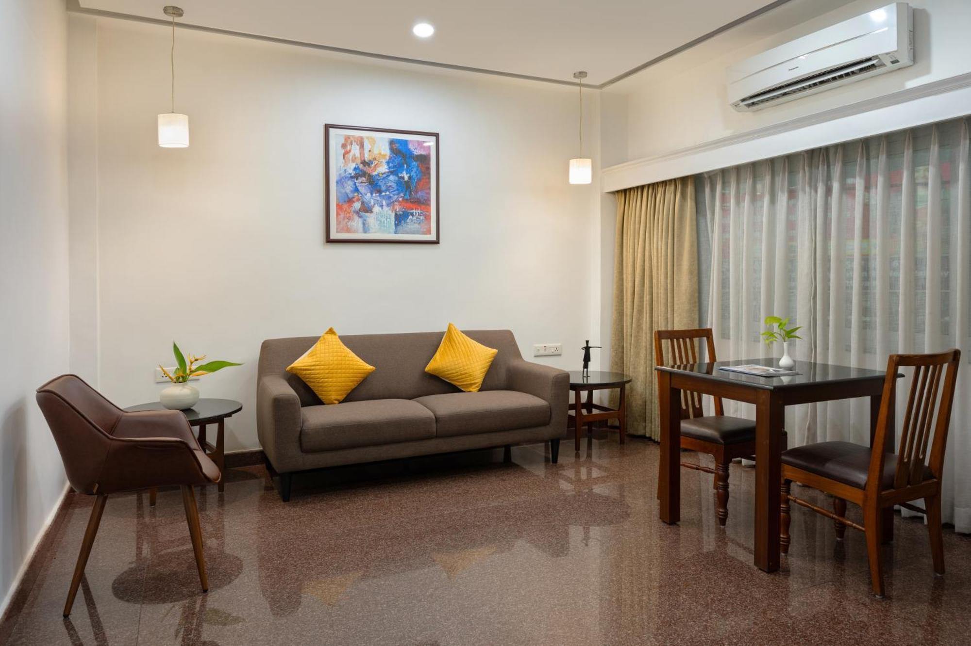 Hotel Aida Kottayam Esterno foto